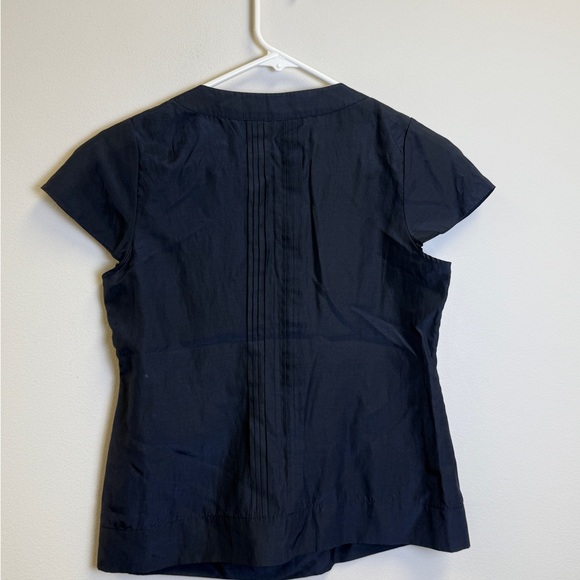 Banana Republic Navy Blue Top with Cream Detailing Size XS - Picture 2 of 4